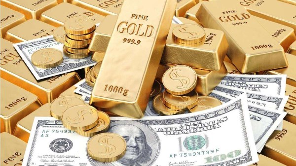 الذهب يتراجع مع ترقب بيانات اقتصادية أمريكية حاسمة