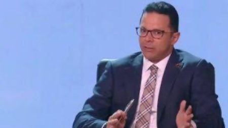 طارق العكاري: الضربات الاقتصادية تؤثر على إيران أكثر من العسكرية
