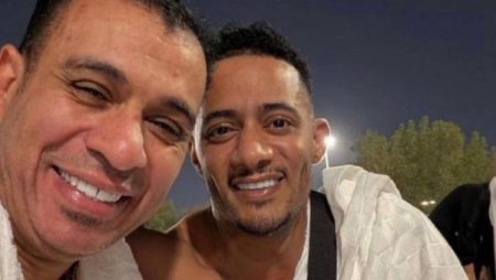 محمود الليثي ينشر صورة مع محمد رمضان من الحج: ربنا يتقبل منا ومنكم