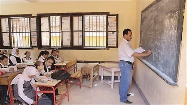 رفعت فياض: القضاء على عجز معلمي المواد الأساسية وتطوير شامل للتعليم بالشراكات الدولية