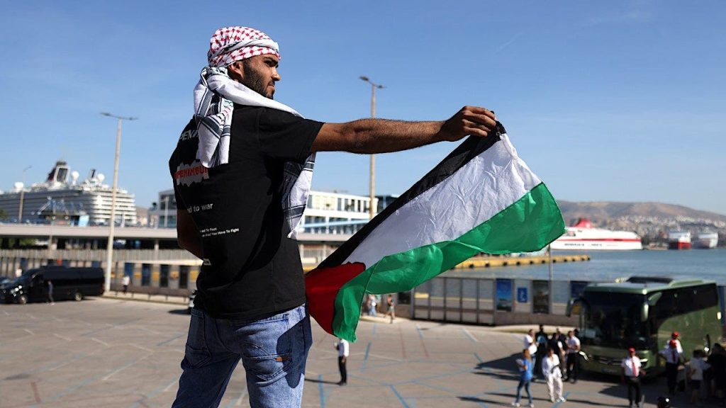 اعتقال إرهابي مشتبه به من حماس في اليونان بتهمة التخطيط لسفينة سياحية