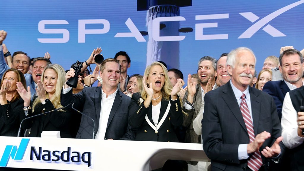 يجمع الطرح العام الأولي لشركة SpaceX 75 مليار دولار في أكبر ظهور لأول مرة في السوق العامة في التاريخ