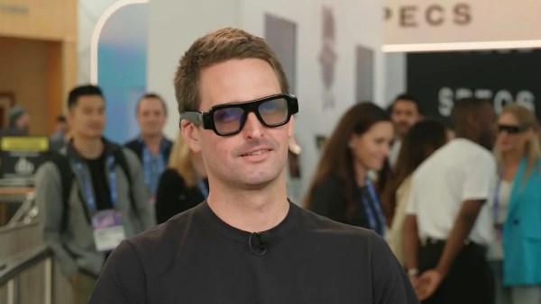 بديل الهواتف الذكية.. «سناب» تطلق رسميًا نظارة الواقع المُعزّز الثورية «Spectacles» لعام 2026