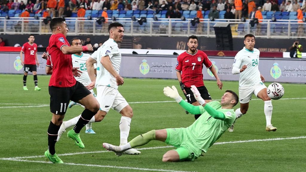 عمرو أديب: قلبي غير مُطمئن قبل مُواجهة نيوزيلندا.. لكن أثق في رجال منتخب مصر |فيديو