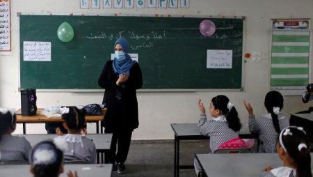 وفاة معلمة في أسوان تعيد أزمة الانتدابات إلى الواجهة.. والنقابة تكشف تقديم مذكرة للوزارة لحل المشكلات