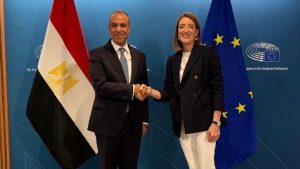 وزير الخارجية يلتقي رئيسة البرلمان الأوروبي لبحث التطورات الإقليمية
