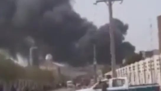 «بندر عباس» تحت القصف .. النيران الأمريكية تشعل سواحل إيران الجنوبية
