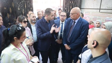 خلال زياراته للشرقية .. نائب وزير الصحة يوجه بتوفير دواء لمرضى ضمور العضلات