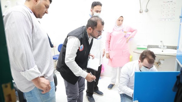 نائب وزير الصحة يوجه بإنشاء عيادة للتأمين الصحي داخل مستشفى الحمام