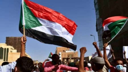 مفاجأة لا تصدق في السودان.. رجل يعود إلى منزله بعد يومين من تشييع جنازته