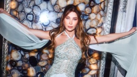 نانسي عجرم تخطف الأنظار بإطلالة ملفتة