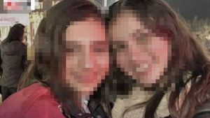لا أتهم ابنتيّ.. شهادة مؤثرة تقلب مشهد جلسة استئناف شقيقتين محكوم عليهما بالسجن في قضية تزوير راتب والدهما في أسيوط