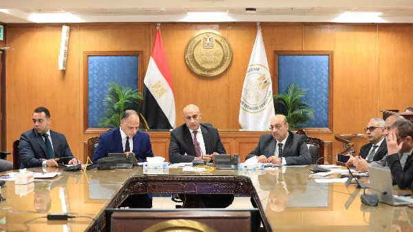 وزير التعليم يتابع امتحانات الثانوية العامة ويوجه بسرعة التعامل مع أي معوقات طارئة