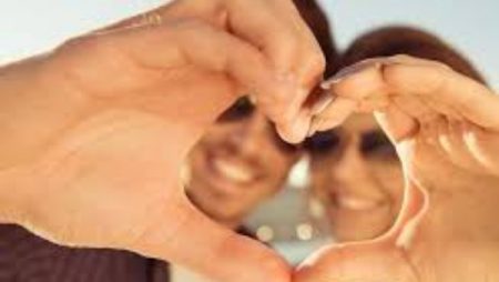 10 تصرفات بسيطة تجعل الزوج أكثر تعلقًا بزوجته
