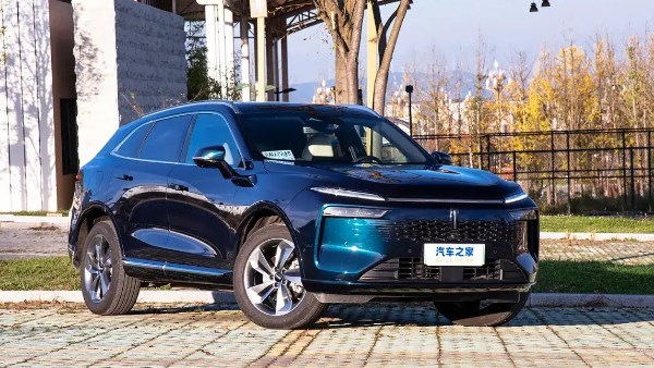 بتقنيات هايبرد.. ماذا تقدم واي WEY 03 الرياضية؟
