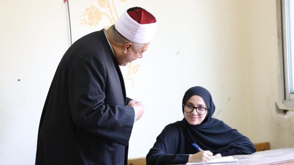 اليوم.. طلاب الأدبي بالثانوية الأزهرية يؤدون امتحان الإحصاء