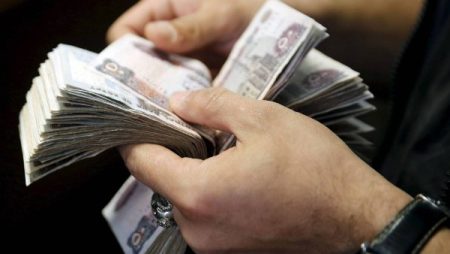 المالية : تخصيص 100 مليار جنيه لزيادة الأجور .. وتخفيض عجز الموازنة لـ4.9%