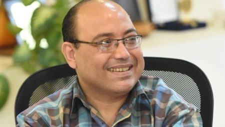 تعيين سامح مجاهد مديرا للمسرح القومي خلفا لأيمن الشيوي