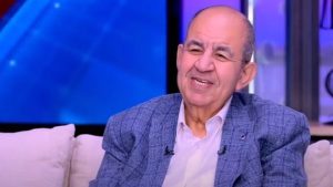 «بتبوظى تراث أم أكلثوم».. محمد التاجي ينتقد إحدى المطربات بسبب طريقة ظهورها على المسرح