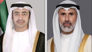في اتصال هاتفي مع نظيره الكويتي.. وزير خارجية الإمارات يدين الاعتداءات الإيرانية الآثمة