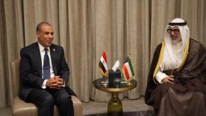 وزير الخارجية ونظيره الكويتي يؤكدان ضرورة التوصل إلى وقف دائم لإطلاق النار في قطاع غزة