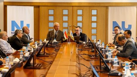 وزير التخطيط يتفقد جامعة النيل الأهلية ويبحث تعزيز التعاون لدعم اقتصاد المعرفة والشركات الناشئة