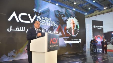 وزير الاستثمار: مصر تمتلك المقومات اللازمة للتحول إلى مركز إقليمي لصناعة السيارات ومركبات النقل