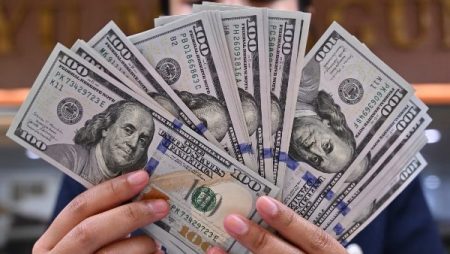 آخر تحديث لأقل سعر دولار في السوق الرسمية اليوم..تفاصيل