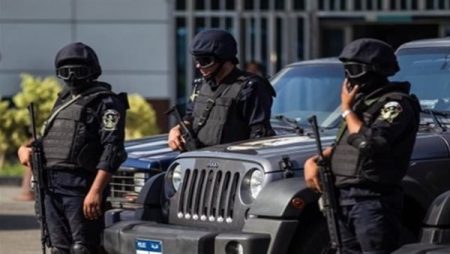 أمن الغربية يضبط رجل وشقيقته تعديا بالضرب علي شقيقتهما أمام باب الجامع بالمحلة والنيابة العامة تحقق