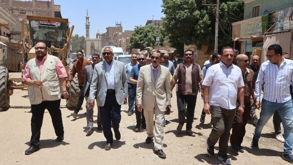 محافظ سوهاج يتفقد المركز التكنولوجي ومحطة الصرف والمستشفى المركزي بساقلتة