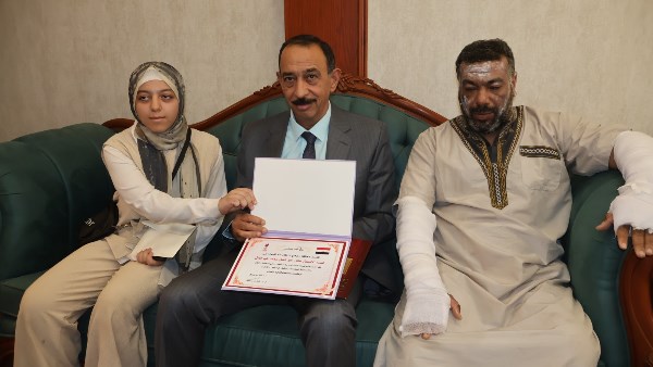 سوهاج تُكرم البطل 