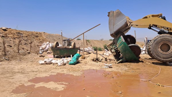 أخبار قنا: طلاب جنوب الوادي الأهلية يُطوّرون نظامًا ذكيًا لإدارة المستشفيات.. وتوجيه بإعلان جداول وخطط توزيع الأسمدة الزراعية