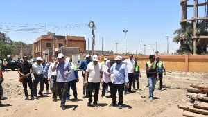 تطوير الريف المصري.. مشروعات الصرف الصحي بالأقصر تخدم 250 ألف مواطن