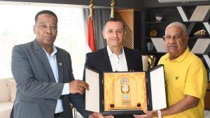 محافظ أسوان: أشيد بالدور البناء لخدمة الاتحاد المحلي لنقابات العمال