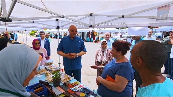 محافظ الإسكندرية يتفقد سوق اليوم الواحد في دعم المنتج المحلي