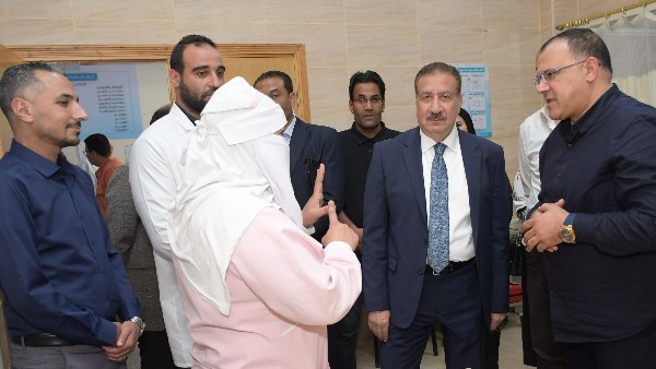محافظ بورسعيد يتفقد وحدة طب أسرة الحي الإماراتي لمتابعة مستوى الخدمات الطبية | صور