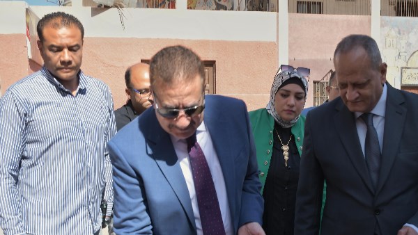 محافظ بورسعيد: توفير الأجواء الهادئة لمساعدة الطلاب على أداء امتحانات الشهادة الإعدادية