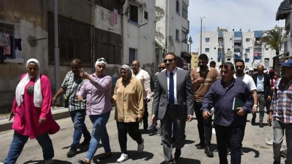 حملات مكثفة للكنس الآلي وجمع القمامة المنزلي بمختلف أحياء بورسعيد