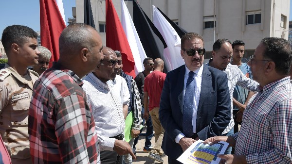 لليوم الثاني على التوالي.. محافظ بورسعيد يتابع التجهيزات النهائية لاصطفاف معدات وسيارات الطوارئ