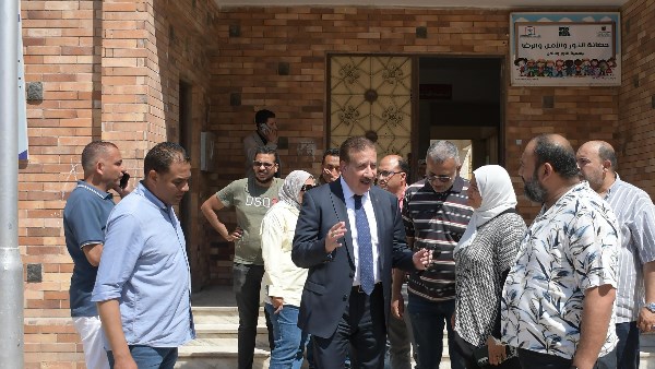 محافظ بورسعيد يرصد أوجه القصور ويوجه باتخاذ كافة الإجراءات القانونية لانتخاب مجلس إدارة جديد لجمعية النور والسرور الأمل محافظ بورسعيد يرصد أوجه القصور ويوجه باتخاذ كافة الإجراءات القانونية لانتخاب مجلس إدارة جديد لجمعية النور والسرور الأمل