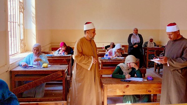 قبل انتهاء من الامتحان.. آلام الولادة تفاجئ طالبة داخل لجنة الثانوية الأزهرية بالشرقية