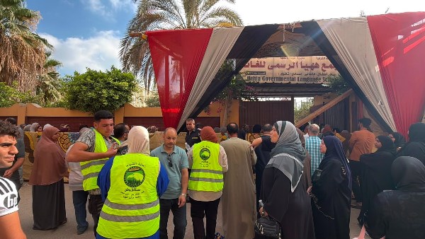 مستقبل وطن الشرقية يطلق مبادرة توزيع المياه المبردة على طلاب الثانوية العامة
