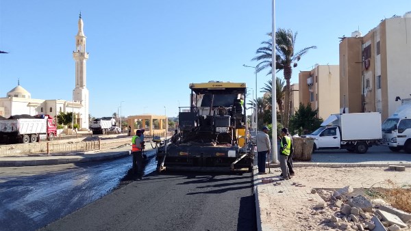 تطوير الطرق الداخلية بأحياء 102 وحدة بطور سيناء