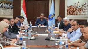 محافظ البحر الأحمر يوجه بسرعة إنجاز مشروعات البنية التحتية والخدمية بالغردقة ورأس غارب