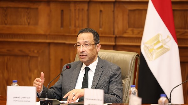 وزير الاتصالات يؤكد أهمية توظيف تقنيات الذكاء الاصطناعي في الأمن السيبراني