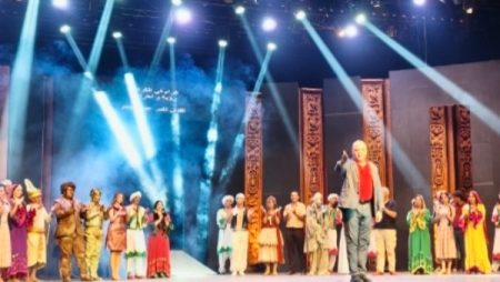 الإبهار يجمع فرقة رضا وتكنولوجيا العرض بين مجسمات الفراعنة في الكرنك
