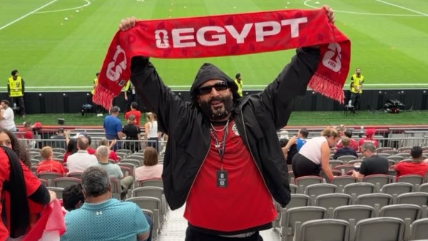 بالهتاف والتشجيع.. أحمد سعد يساند منتخب مصر في المونديال