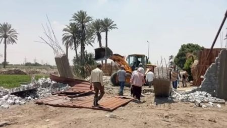 طرق الأبواب وإنذارات رسمية.. خطة الجيزة لتسوية مخالفات البناء
