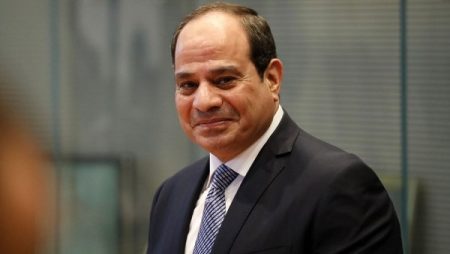 والد الشهيد شوشة: الرئيس قالي عايز ايه ورديت لو عندي 10 أبناء كنت قدمتهم لمصر