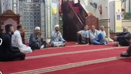 أوقاف شمال سيناء تطلق 20 مجلسًا لقراءة البردة الشريفة لمواجهة التطرف وترسيخ القيم